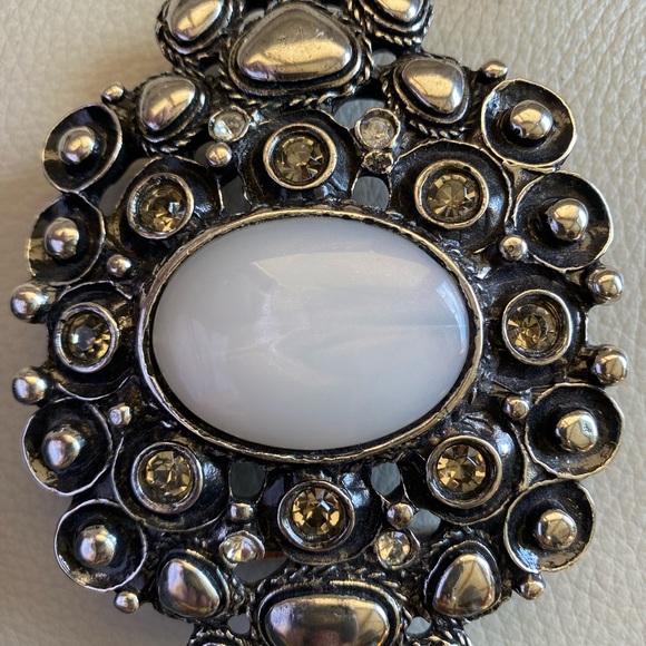 Elliot rhodes belt buckle with Swarovski crystal/pearl like accent stone - Picture 3 of 5
